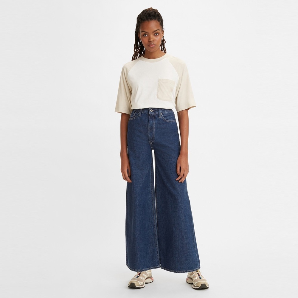 Levi’s Made & Crafted Full Flare Jeans in Orbit Rinse